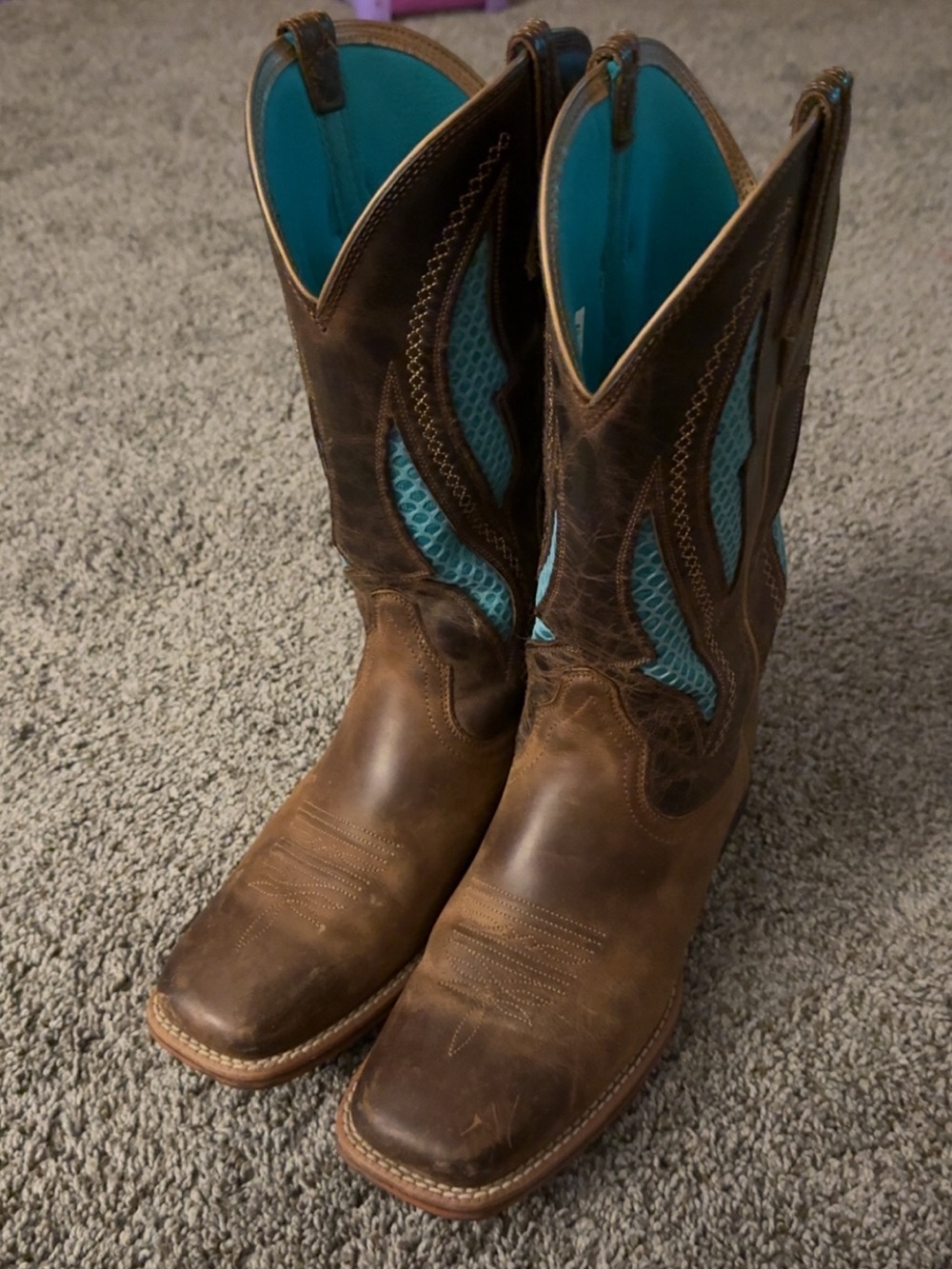 Women’s Ariat size 10B Distressed Brown VentTEK Ultra Western Boot